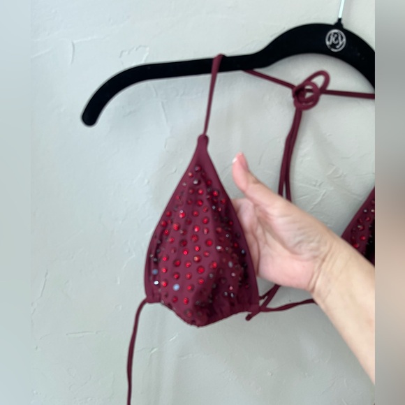 ♥️SKIMS SWIM RHINESTONE TRIANGLE BIKINI TOP IN WINE M - Picture 8 of 8